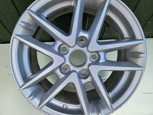 Laden Sie das Bild in den Galerie-Viewer, 1x Alufelge 16 Zoll 6.5&quot; 5x114.3 45ET Glanz Silber 42611-YY500 Toyota Auris