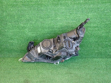 Laden Sie das Bild in den Galerie-Viewer, Frontscheinwerfer Opel Astra Gtc Cascada 13281281 Rechts Scheinwerfer Headlight