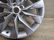 Laden Sie das Bild in den Galerie-Viewer, 1x Alufelge 19 Zoll 8.0" 5x112 45ET Glanz Silber 5LA601025 Skoda Enyaq Iv FEL5176321931cz
