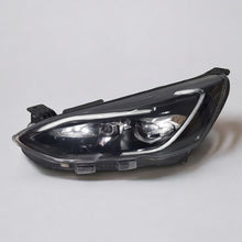 Laden Sie das Bild in den Galerie-Viewer, Frontscheinwerfer Ford Focus JX7B13E017AH LED Links Scheinwerfer Headlight