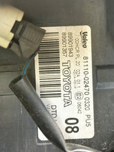 Laden Sie das Bild in den Galerie-Viewer, Frontscheinwerfer Toyota Auris 81110-02470 Rechts Scheinwerfer Headlight SCH5407061405ik