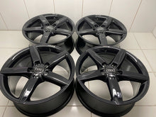 Laden Sie das Bild in den Galerie-Viewer, 4x Alufelge 18 Zoll 8.0" 5x112 47ET Glanz Schwarz 8K0071498A Audi A6 A4 FEL7003248296os