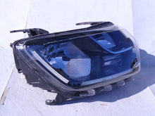 Laden Sie das Bild in den Galerie-Viewer, Frontscheinwerfer Dacia Duster 260101133R Rechts Scheinwerfer Headlight
