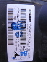 Load image into Gallery viewer, Frontscheinwerfer Dacia Duster 260609367R Ein Stück (Rechts oder Links)