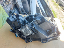 Laden Sie das Bild in den Galerie-Viewer, Frontscheinwerfer Renault 260606388R LED Links Scheinwerfer Headlight