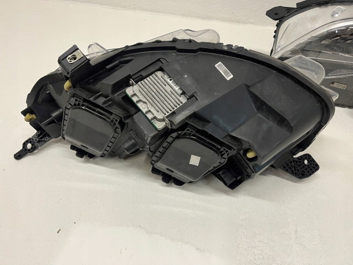 Frontscheinwerfer Peugeot Expert Traveller 9808235780-00 Xenon Ein Satz SCH8841398833cc