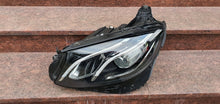 Laden Sie das Bild in den Galerie-Viewer, Frontscheinwerfer Mercedes-Benz W213 C238 A2139067706 Xenon Rechts oder Links SCH7574932530rn