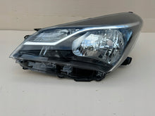 Load image into Gallery viewer, Frontscheinwerfer Toyota Yaris Links Scheinwerfer Headlight