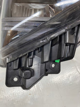 Laden Sie das Bild in den Galerie-Viewer, Frontscheinwerfer Hyundai Getz 921-61120 Ein Stück (Rechts oder Links) Headlight