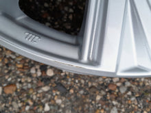 Load image into Gallery viewer, 1x Alufelge 17 Zoll 7.0" 5x114.3 50ET Glanz Schwarz PW4570D007 Toyota Rim Wheel FEL2225541338xa