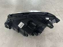 Laden Sie das Bild in den Galerie-Viewer, Frontscheinwerfer Mercedes-Benz W246 A2469066201 LED Rechts Headlight