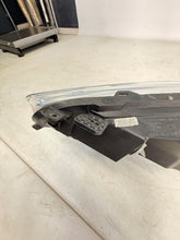 Laden Sie das Bild in den Galerie-Viewer, Frontscheinwerfer Ford Fiesta I C1BB13W029 Rechts Scheinwerfer Headlight SCH8076699138dl