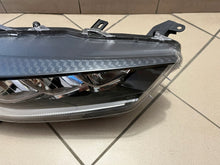 Laden Sie das Bild in den Galerie-Viewer, Frontscheinwerfer Toyota 4 Yaris LED Rechts Scheinwerfer Headlight