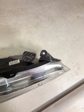 Laden Sie das Bild in den Galerie-Viewer, Frontscheinwerfer Ford Fiesta I C1BB13W029 Rechts Scheinwerfer Headlight SCH8076699138dl