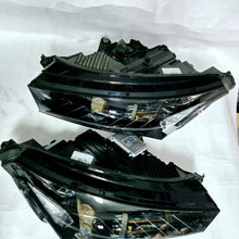 Load image into Gallery viewer, Frontscheinwerfer Skoda 5LB941015B 5LB941016B Full LED Rechts oder Links