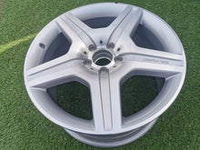 Laden Sie das Bild in den Galerie-Viewer, 1x Alufelge 19 Zoll 9.5" 5x112 46ET Glanz Silber A1644011902 Mercedes-Benz Amg FEL4796166329qe