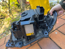 Load image into Gallery viewer, Frontscheinwerfer BMW X5 E53 895632626 Xenon Rechts Scheinwerfer Headlight SCH7911314489es