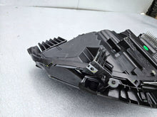 Laden Sie das Bild in den Galerie-Viewer, Frontscheinwerfer Tesla Model 3 176088800F Vorderseite Scheinwerfer Headlight