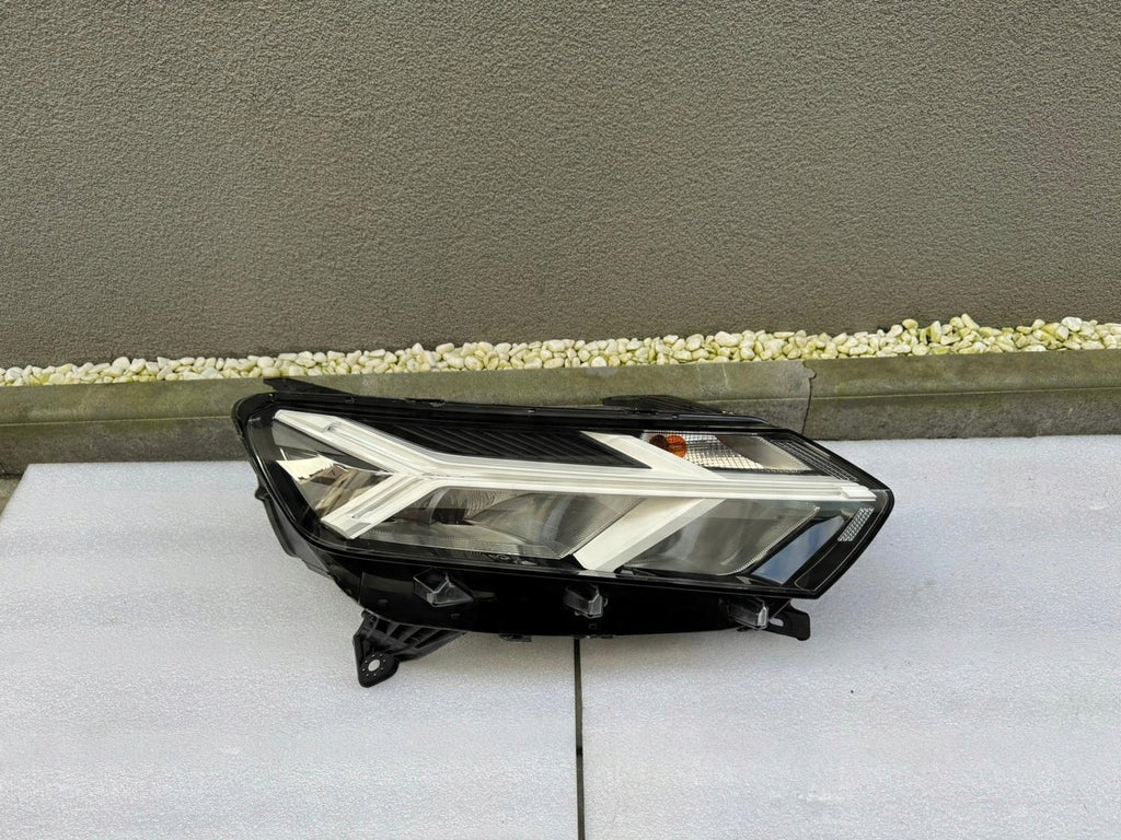 Frontscheinwerfer Dacia Sandero 260107978R 260601750R Rechts oder Links