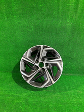 Laden Sie das Bild in den Galerie-Viewer, 1x Alufelge 16 Zoll 6.5&quot; 5x114.3 50ET Glanz Graphit 52910-G4600 Hyundai I30 Iii