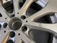 Load image into Gallery viewer, 1x Alufelge 18 Zoll 8.0&quot; 5x112 43ET Glanz Silber A2134011100 Mercedes-Benz W213