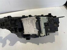 Laden Sie das Bild in den Galerie-Viewer, Frontscheinwerfer Genesis Gv70 Full LED Ein Stück (Rechts oder Links) Headlight SCH4900652721wv