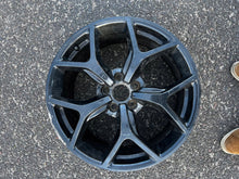 Load image into Gallery viewer, 1x Alufelge 18 Zoll 7.5&quot; 5x110 41ET Glanz Schwarz 50561169 Alfa Romeo Giulietta