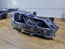 Laden Sie das Bild in den Galerie-Viewer, Frontscheinwerfer Toyota Corolla 81110-02T31-00 Rechts Scheinwerfer Headlight SCH8138121475sa