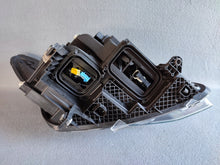 Laden Sie das Bild in den Galerie-Viewer, Frontscheinwerfer Mercedes-Benz Vito W447 A4479064600 LED Links Headlight