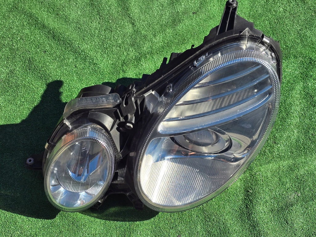 Frontscheinwerfer Mercedes-Benz W211 Bi-Xenon Links Scheinwerfer Headlight SCH8805518564uw