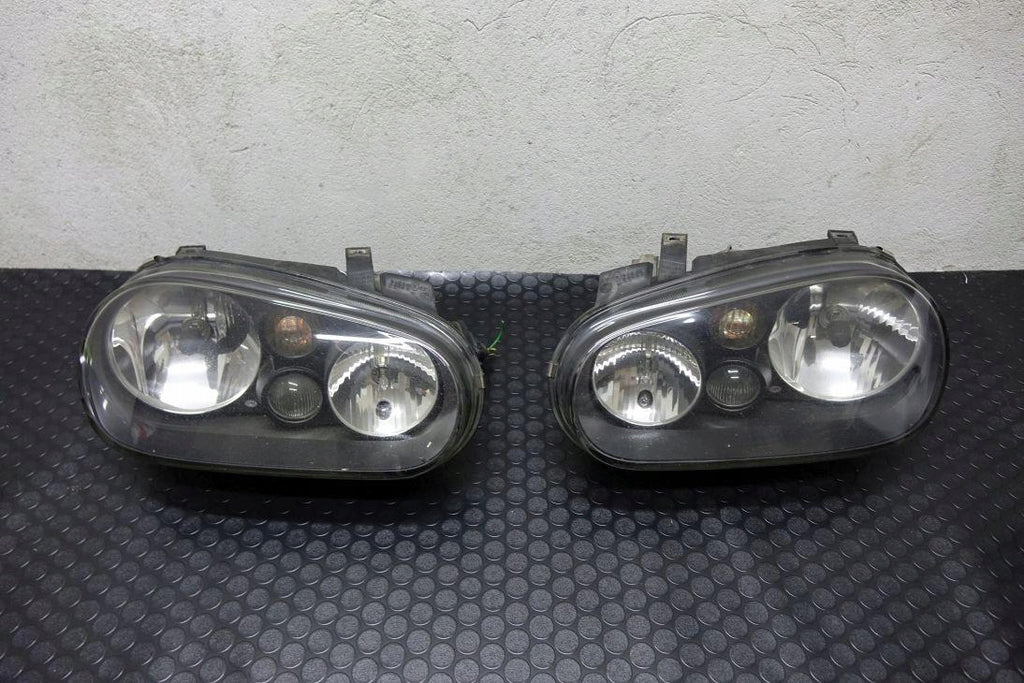 Frontscheinwerfer VW Golf IV 32424323 Ein Satz Scheinwerfer Headlight SCH1021856777sg