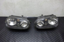 Laden Sie das Bild in den Galerie-Viewer, Frontscheinwerfer VW Golf IV 32424323 Ein Satz Scheinwerfer Headlight SCH1021856777sg