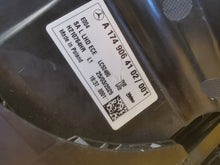 Laden Sie das Bild in den Galerie-Viewer, Frontscheinwerfer Mercedes-Benz Cla A1749064102 LED Rechts oder Links SCH8825973422ds