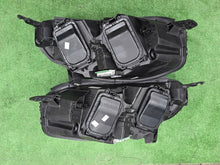 Laden Sie das Bild in den Galerie-Viewer, Frontscheinwerfer Opel Vivaro 00218274-01 00218275-01 Bi-Xenon Ein Satz SCH8035583596eo