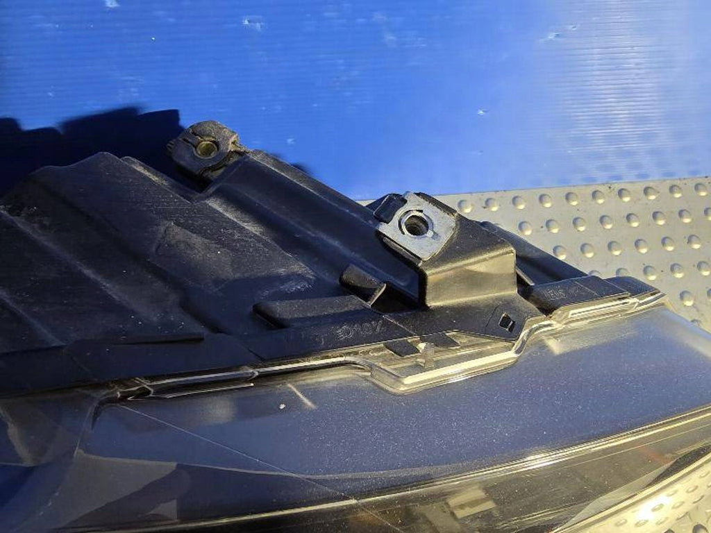 Frontscheinwerfer VW Polo IV 6R1941016E Rechts Scheinwerfer Headlight