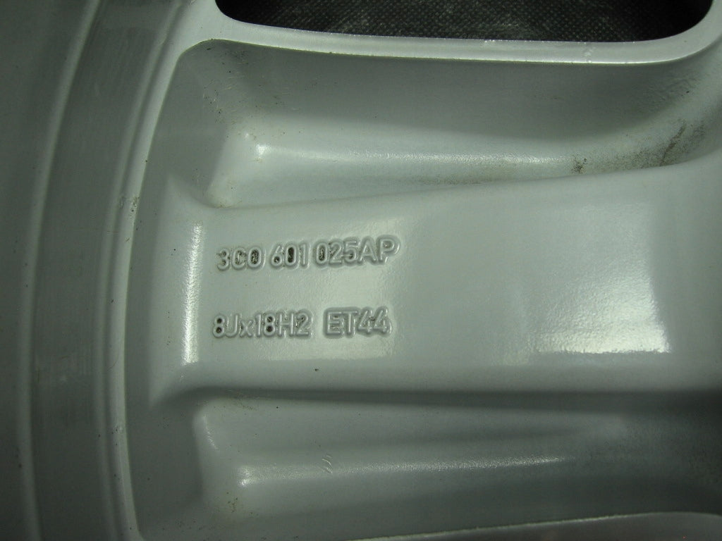 1x Alufelge 18 Zoll 8.0" 5x112 44ET Glanz Silber 3C0601025AP VW Scirocco Passat