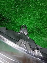 Laden Sie das Bild in den Galerie-Viewer, Frontscheinwerfer Toyota V CSC25612 Rechts Scheinwerfer Headlight SCH8102921585kl