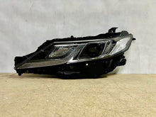 Laden Sie das Bild in den Galerie-Viewer, Frontscheinwerfer Toyota Camry 81150-33C70 A1V142-000081150-33C70 LED Links