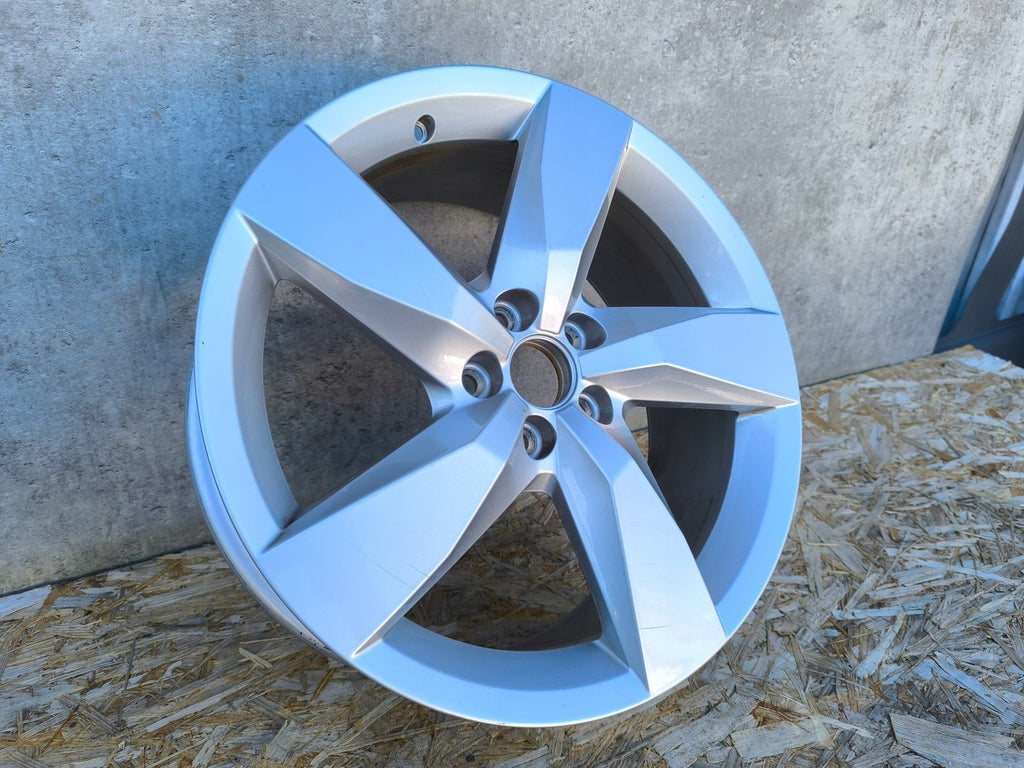 1x Alufelge 17 Zoll 6.5" 5x100 2GM601025A VW T Cross Rim Wheel