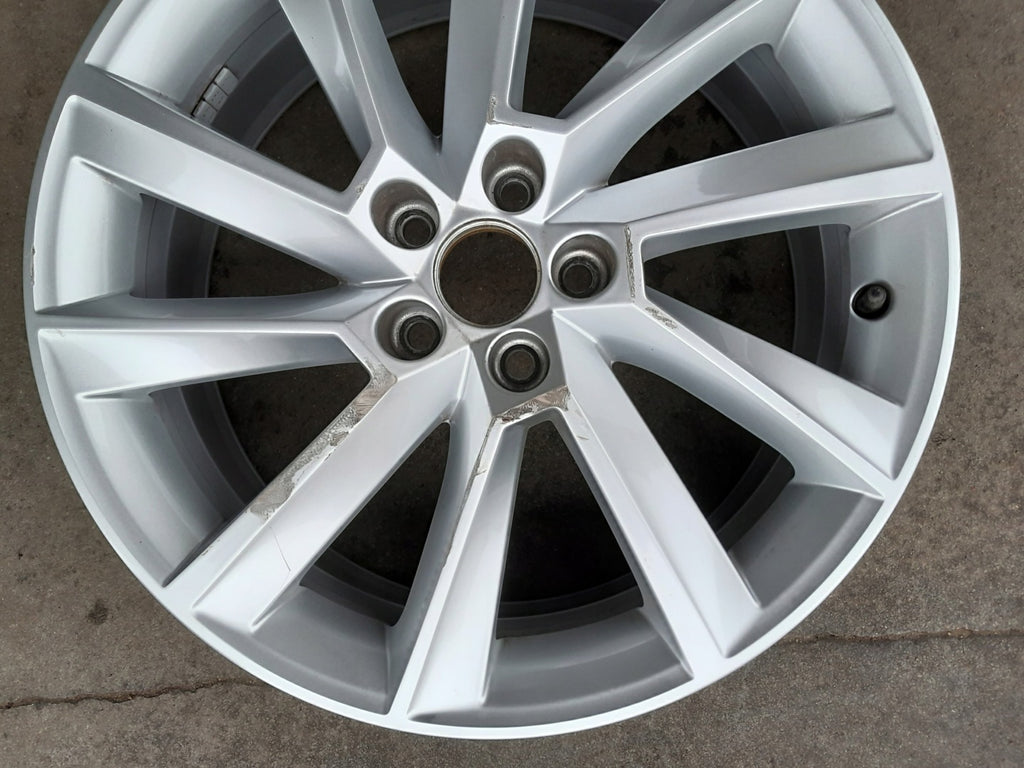 1x Alufelge 17 Zoll 6.5" 5x100 40ET Glanz Silber 657601025 Skoda Scala Rim Wheel FEL3308781025vs