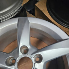 Laden Sie das Bild in den Galerie-Viewer, 1x Alufelge 16 Zoll 7.5" 5x112 45ET Glanz 8K0601025CL Audi A4 B8 Rim Wheel FEL3297430392ls