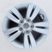 Laden Sie das Bild in den Galerie-Viewer, 1x Alufelge 16 Zoll 6.0&quot; 5x114.3 51ET Silber 529101K150 Hyundai Ix20 Rim Wheel