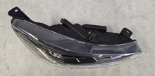 Laden Sie das Bild in den Galerie-Viewer, Frontscheinwerfer Ford Focus NX7B-13E014 85122000 Rechts Scheinwerfer Headlight SCH9691736641wo