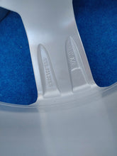 Load image into Gallery viewer, 1x Alufelge 20 Zoll 9.0" 5x112 38ET Glanz Silber 4KE601025S Audi E-Tron FEL7679539506vw