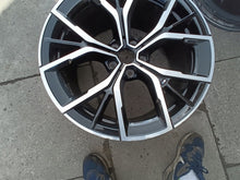 Laden Sie das Bild in den Galerie-Viewer, 1x Alufelge 16 Zoll 5x112 Glanz BMW 5 G31 G30 Rim Wheel FEL1327955896yv