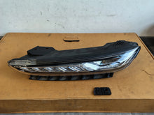 Laden Sie das Bild in den Galerie-Viewer, Frontscheinwerfer Hyundai Kona 92207-J9000 Links Scheinwerfer Headlight SCH8382869652ca