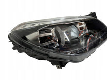 Laden Sie das Bild in den Galerie-Viewer, Frontscheinwerfer Mercedes-Benz Slk R172 A1728207361 Rechts Headlight SCH7932339224av