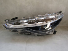 Laden Sie das Bild in den Galerie-Viewer, Frontscheinwerfer Toyota Corolla 16-184 Links Scheinwerfer Headlight SCH9088853205wr