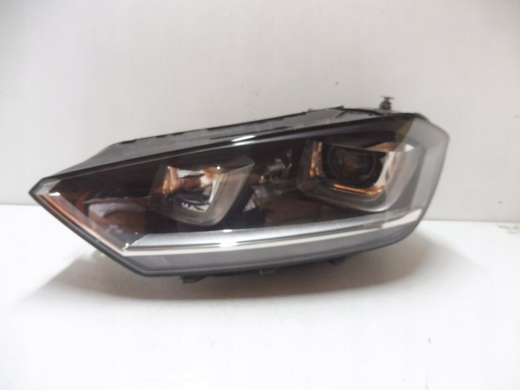 Frontscheinwerfer VW 517941033B Xenon Ein Stück (Rechts oder Links) Headlight SCH4904001617em