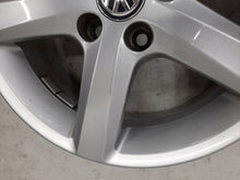 Load image into Gallery viewer, 1x Alufelge 15 Zoll 6.0&quot; 5x100 40ET Glanz Silber 6R0071495B VW Polo Rim Wheel